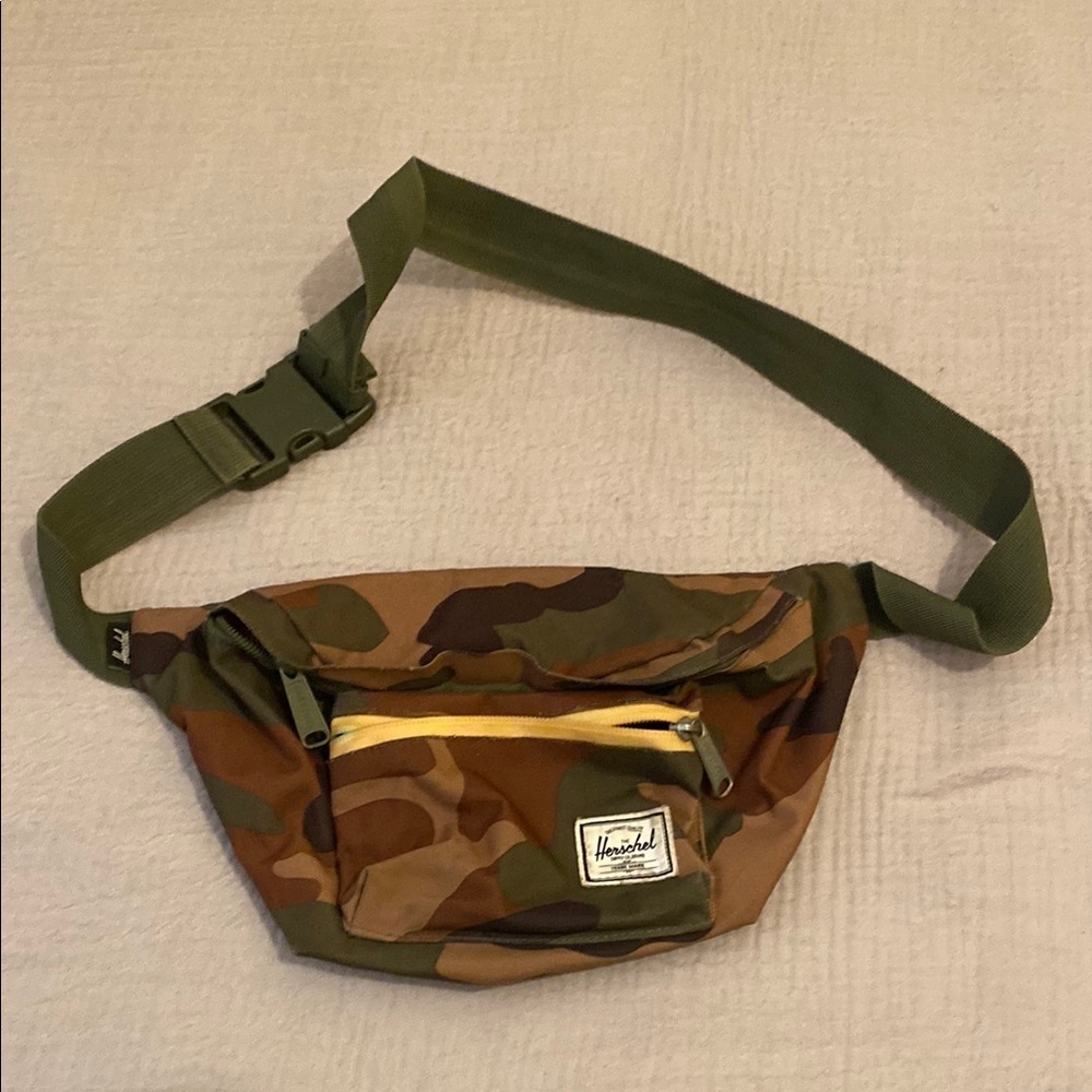 Herschel Supply Company Green Belt Bag with Camouflage Design